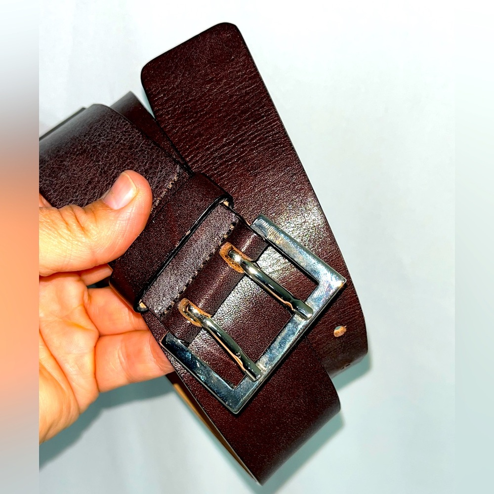 HAROLDS, leather belt size large.